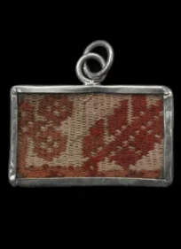 319 Colgante con tejido antiguo
