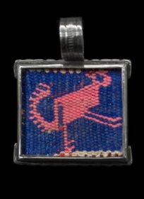 321 Colgante con tejido antiguo