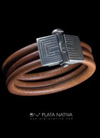 1 Pulsera de cuero y plata