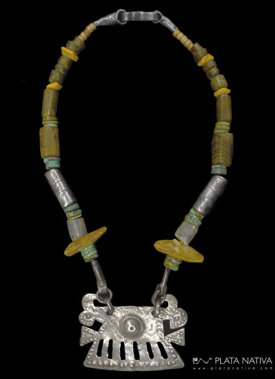 collar con centro mapuche