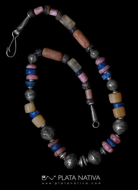 452 Collar con piedras duras