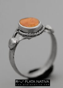 139 Anillo, plata con coral b.