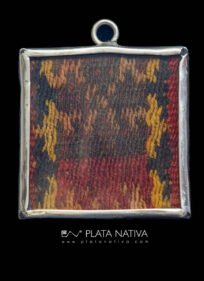 402 Colgante con tejido antiguo