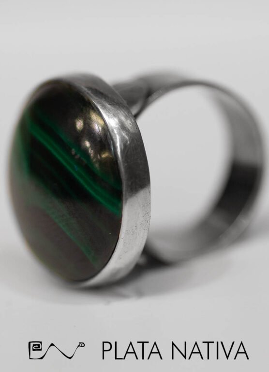 anillo con malaquita