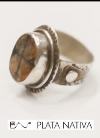 Anillo con piedra cruz