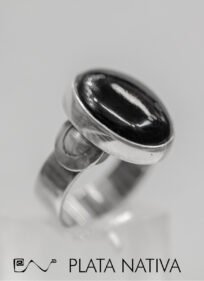 anillo con onix negro