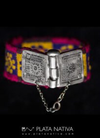 114 Pulsera con tejido antiguo