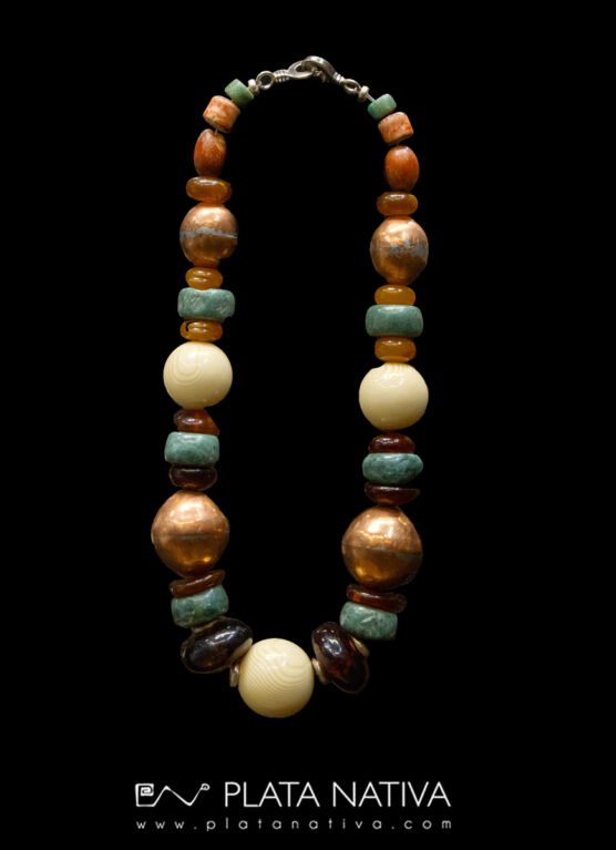 592 Collar de bolas de cobre