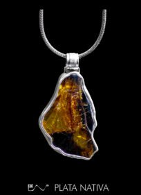 colgante con ambar