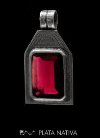 colgante con granate