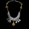 193 Collar con centro de ambar y plata.