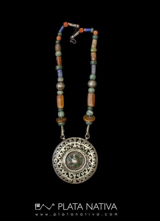 Collar estilo mapuche