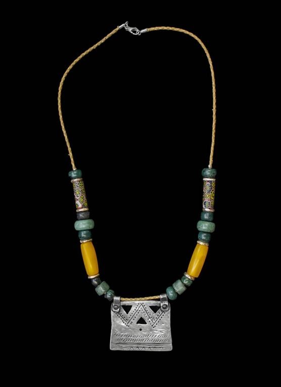 404 Collar con plata y ambar