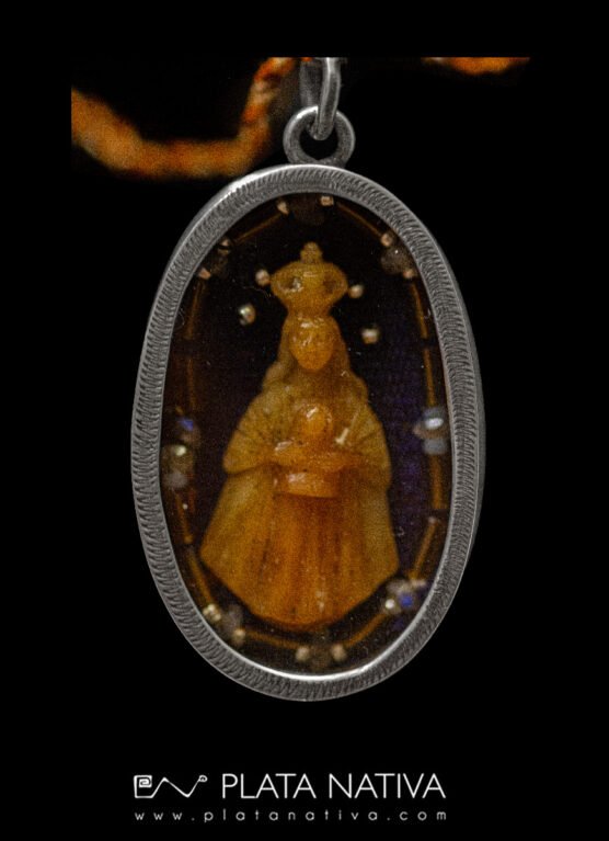 Relicario con VIrgen de Huamanga